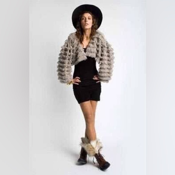 stolen girlfriends club shaggy sweater crop size 10 - Picture 1 of 3